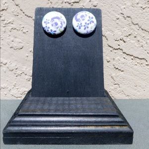 Different floral hand made earrings